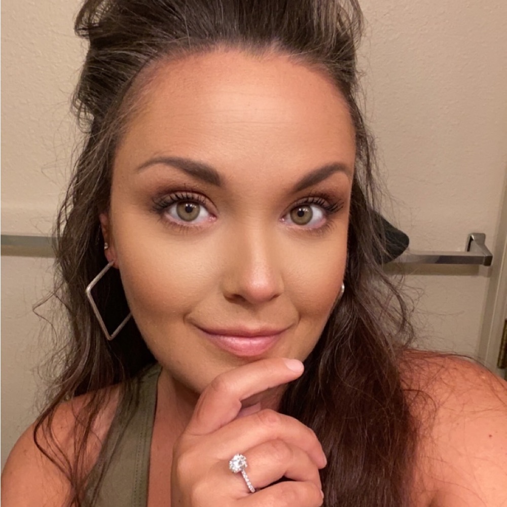 Meet your Posher, Vanessa